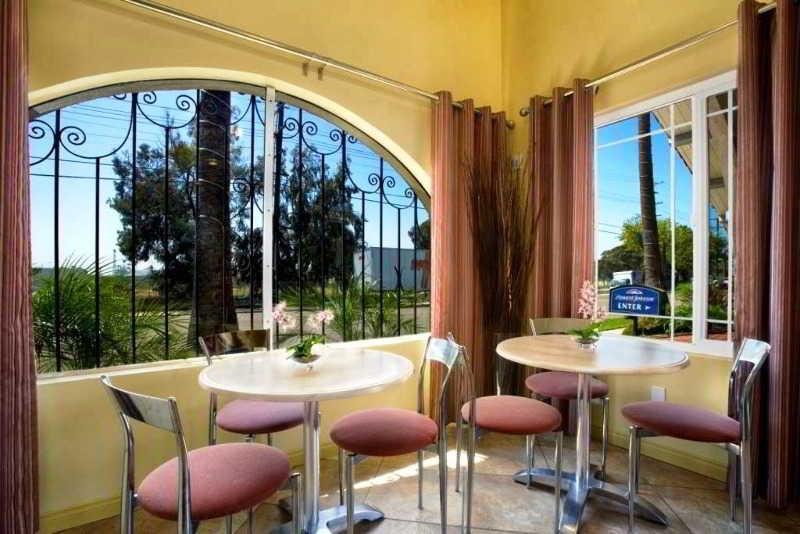 Howard Johnson By Wyndham National City/San Diego South Ресторант снимка